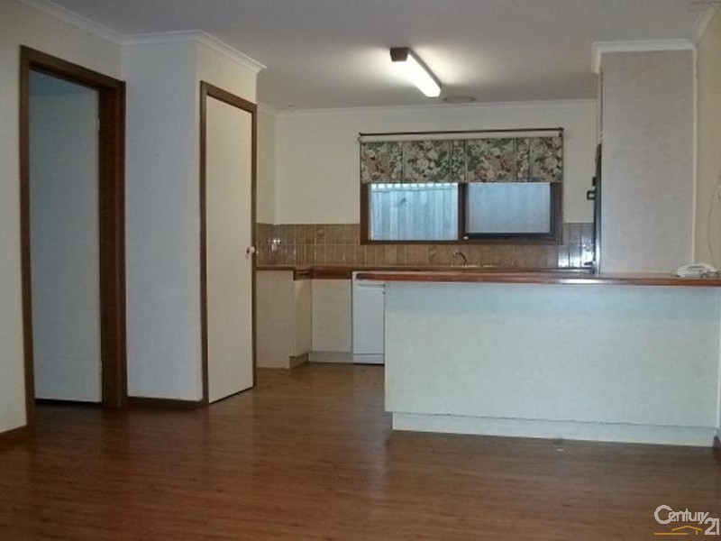 17 Statesman Crescent, Mooroolbark VIC 3138