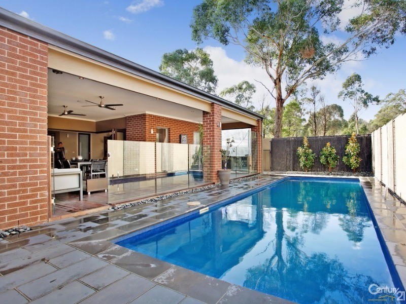 19 Regal Terrace, Mooroolbark VIC 3138
