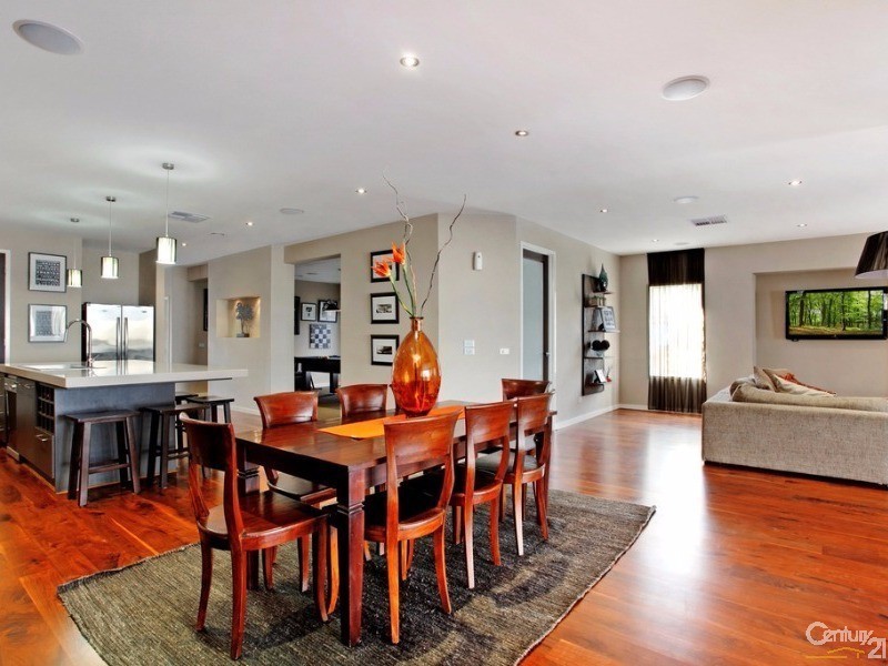 19 Regal Terrace, Mooroolbark VIC 3138