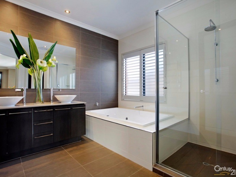 19 Regal Terrace, Mooroolbark VIC 3138