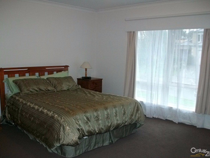 32 Baker Road, Bayswater North VIC 3153