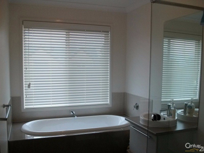 32 Baker Road, Bayswater North VIC 3153