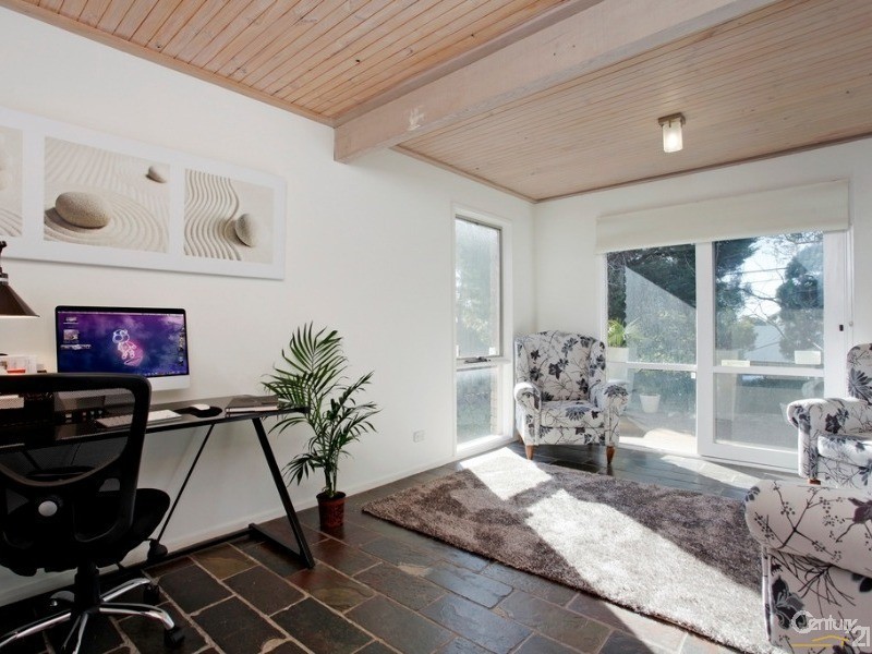 22 Vasey Concourse, Ringwood East VIC 3135