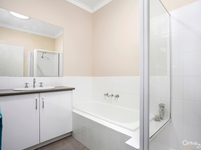 4/17-19  Edith Avenue, Croydon VIC 3136