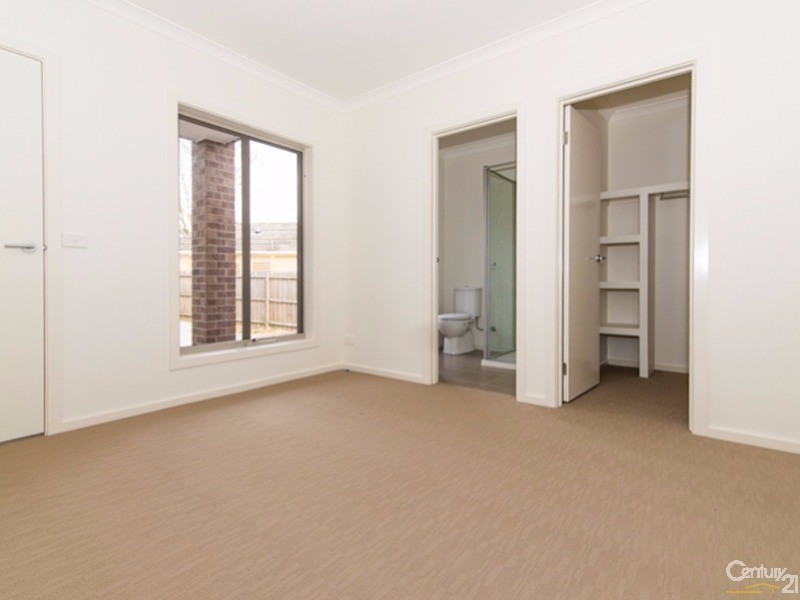 2/4 Elizabeth Court, Ringwood East VIC 3135