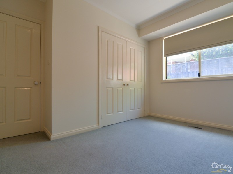 2/12 Mirabel Avenue, Ringwood East VIC 3135