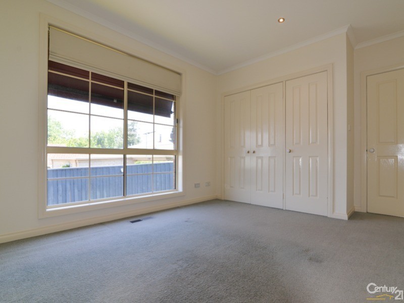 2/12 Mirabel Avenue, Ringwood East VIC 3135