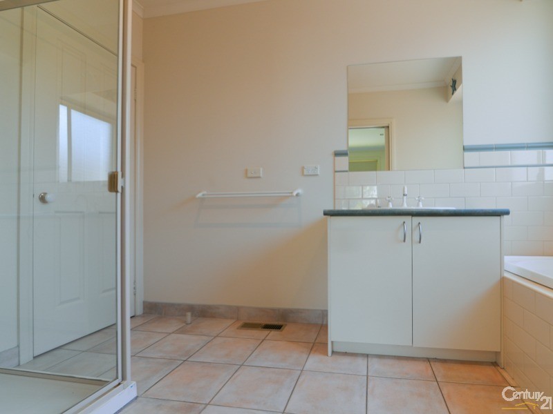 2/12 Mirabel Avenue, Ringwood East VIC 3135