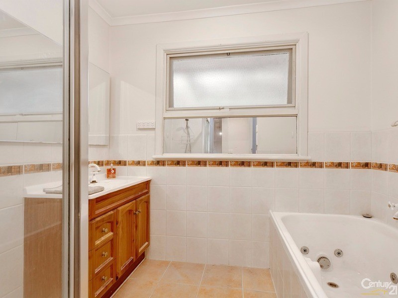 34 Binbrook Drive, Croydon VIC 3136