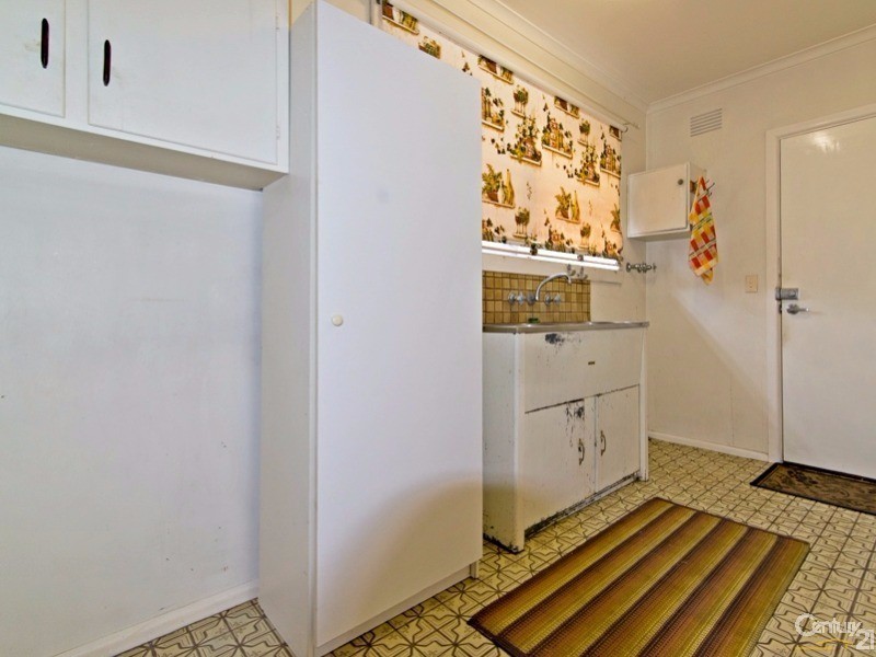 23 Sevenoaks Avenue, Croydon VIC 3136