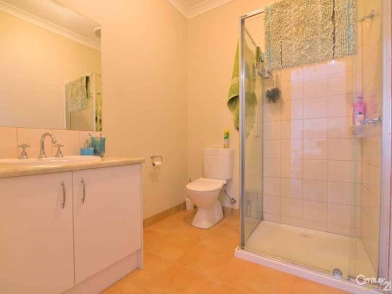 2/39 Ulysses Avenue, Croydon South VIC 3136