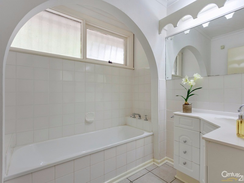 13 Braewood Avenue, Ringwood East VIC 3135