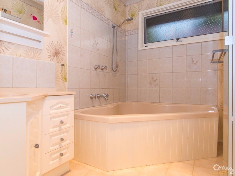 36 Hilda Avenue, Boronia VIC 3155