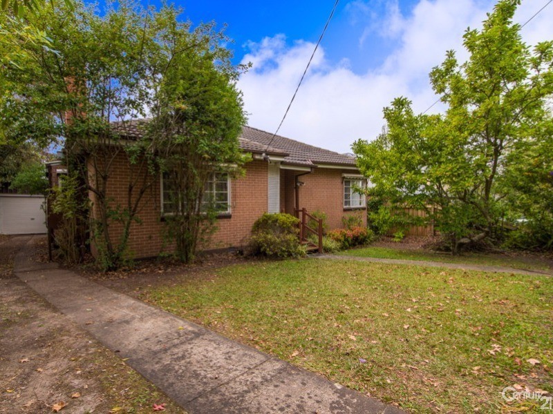 8 Ridgway Ave, Croydon VIC 3136