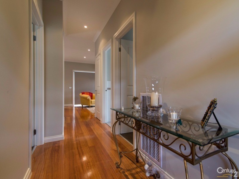 2/8-10 Humber Road, Croydon VIC 3136