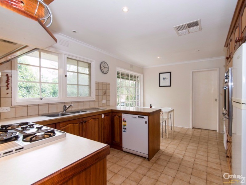 6 Inverness Court, Croydon VIC 3136