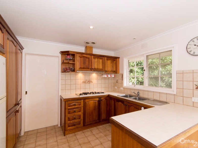 6 Inverness Court, Croydon VIC 3136