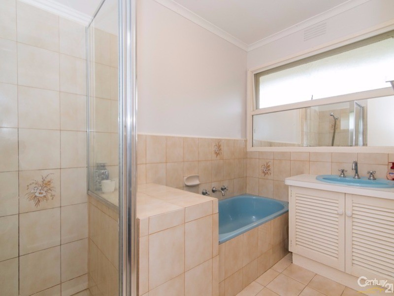 6 Inverness Court, Croydon VIC 3136