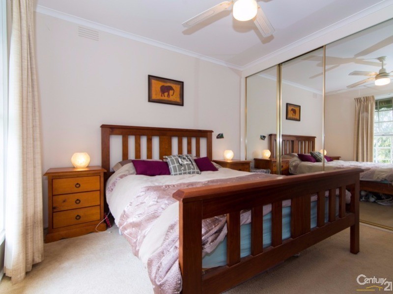 6 Inverness Court, Croydon VIC 3136