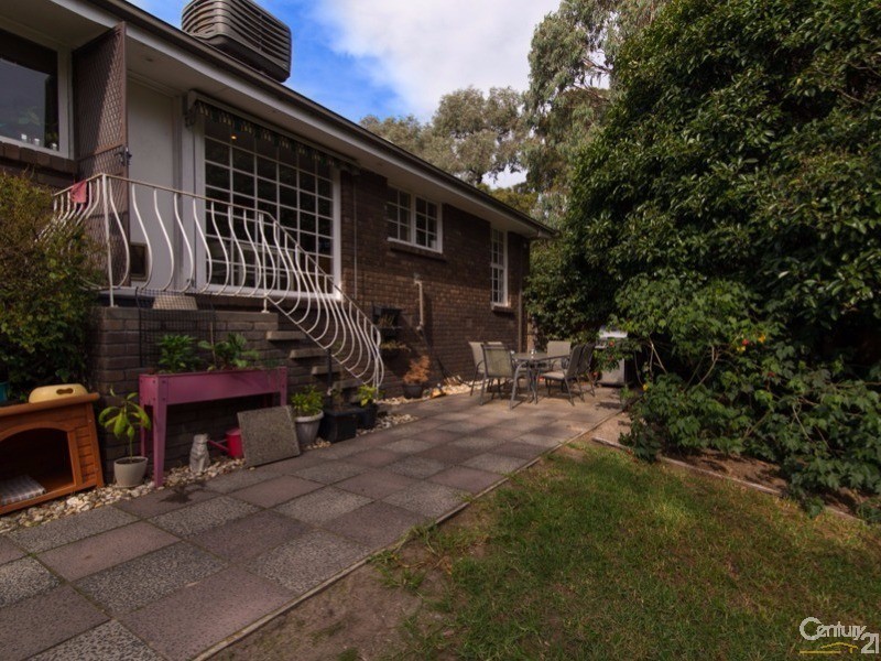 6 Inverness Court, Croydon VIC 3136