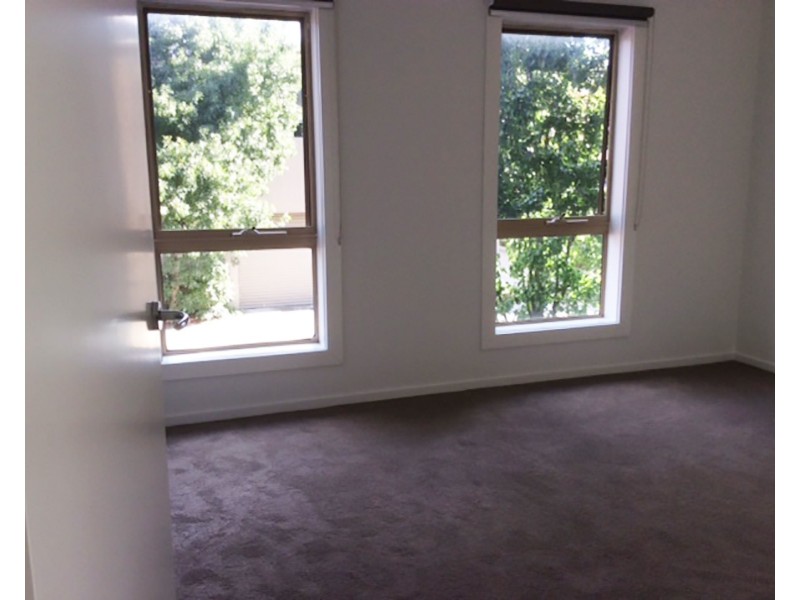 25/12-18 Bourke Street, Ringwood VIC 3134