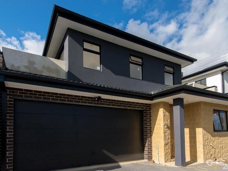 2/11 Pitt Street, Ringwood VIC 3134