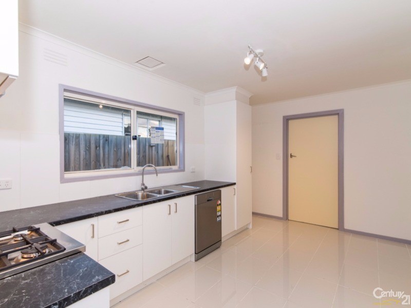 53 Blazey Road, Croydon South VIC 3136