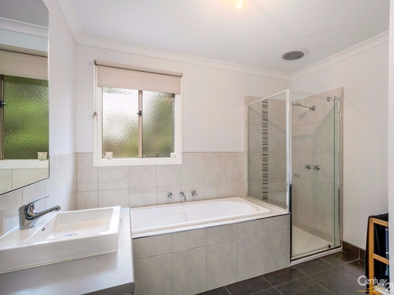 8 Gums Avenue, Belgrave VIC 3160