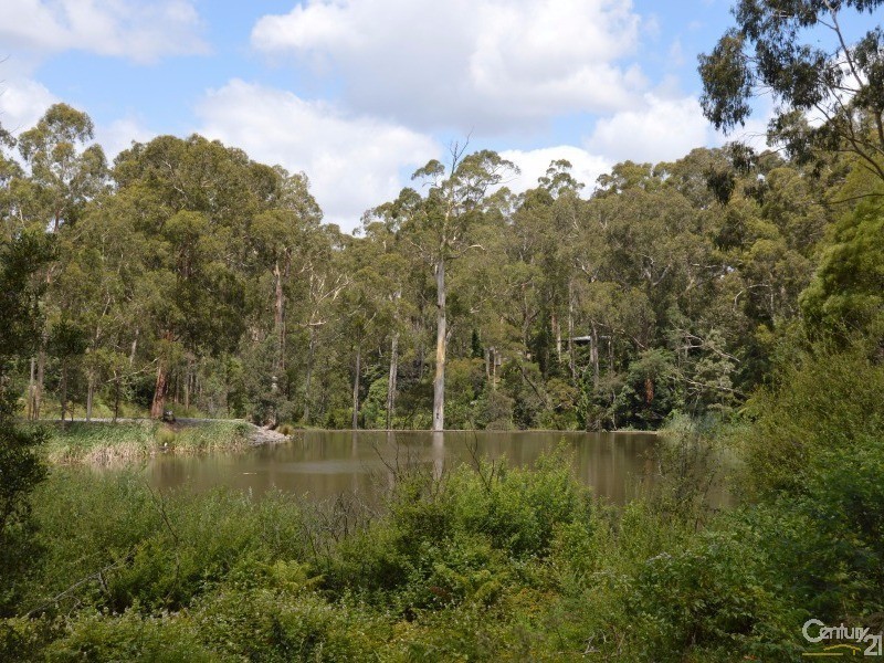 8 Gums Avenue, Belgrave VIC 3160