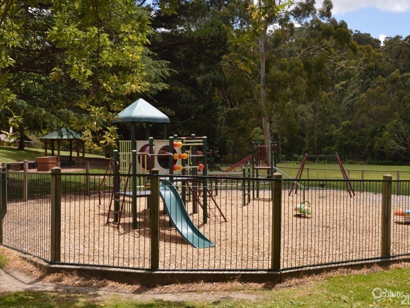 8 Gums Avenue, Belgrave VIC 3160