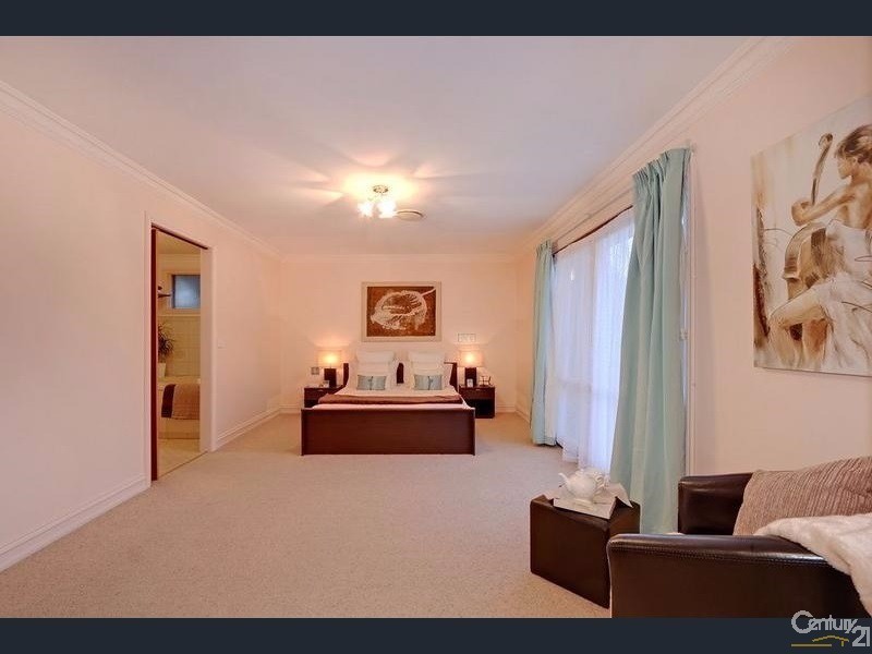 10 Durang Court, Croydon North VIC 3136