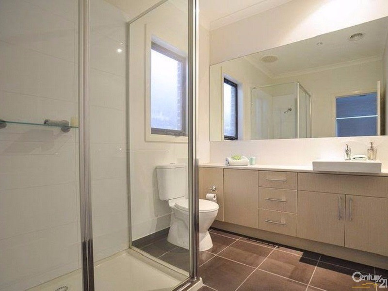 2/12 Braeside Avenue, Ringwood East VIC 3135