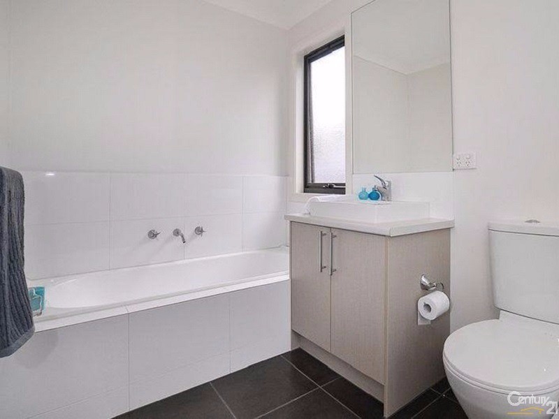 2/12 Braeside Avenue, Ringwood East VIC 3135