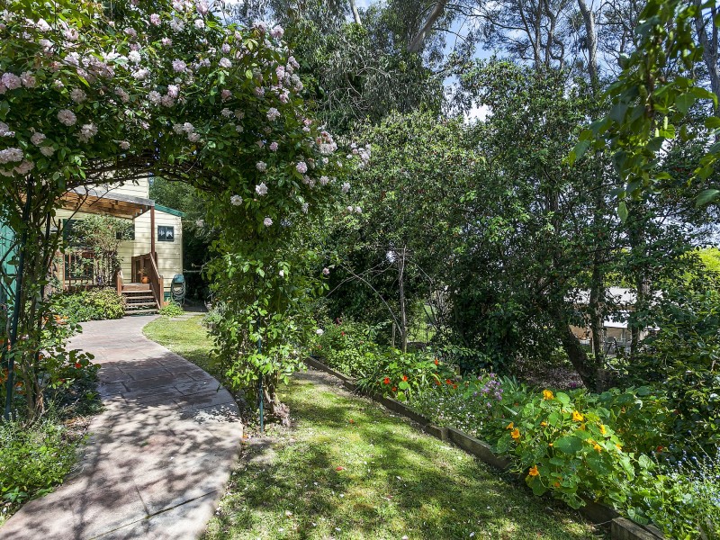 5 Woodridge Close, Montrose VIC 3765