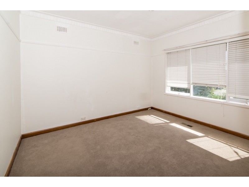 32 Panoramic Grove, Glen Waverley VIC 3150