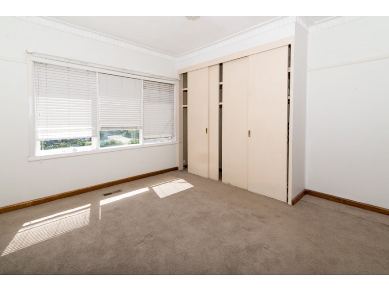 32 Panoramic Grove, Glen Waverley VIC 3150