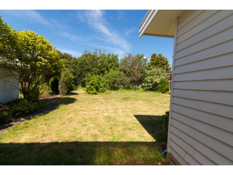 32 Panoramic Grove, Glen Waverley VIC 3150