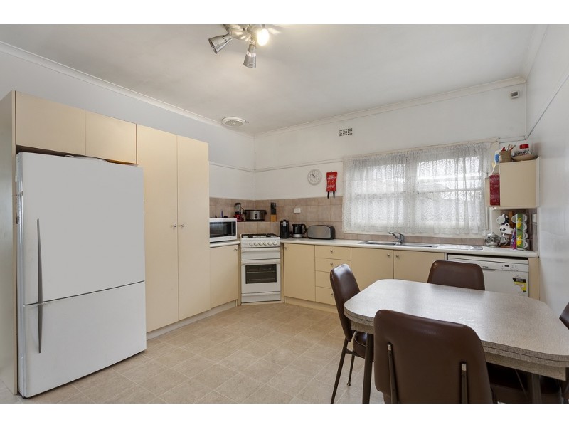 11 Railway Crescent, Croydon VIC 3136