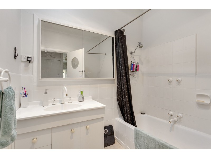 11 Railway Crescent, Croydon VIC 3136