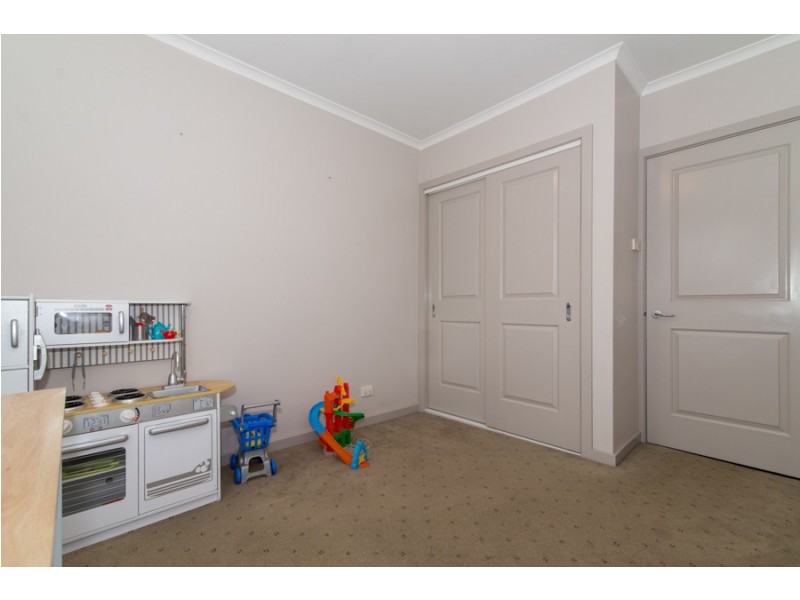 6 Diane Crescent, Mooroolbark VIC 3138