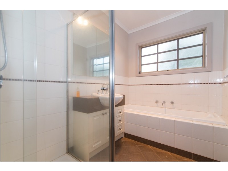 6 Diane Crescent, Mooroolbark VIC 3138