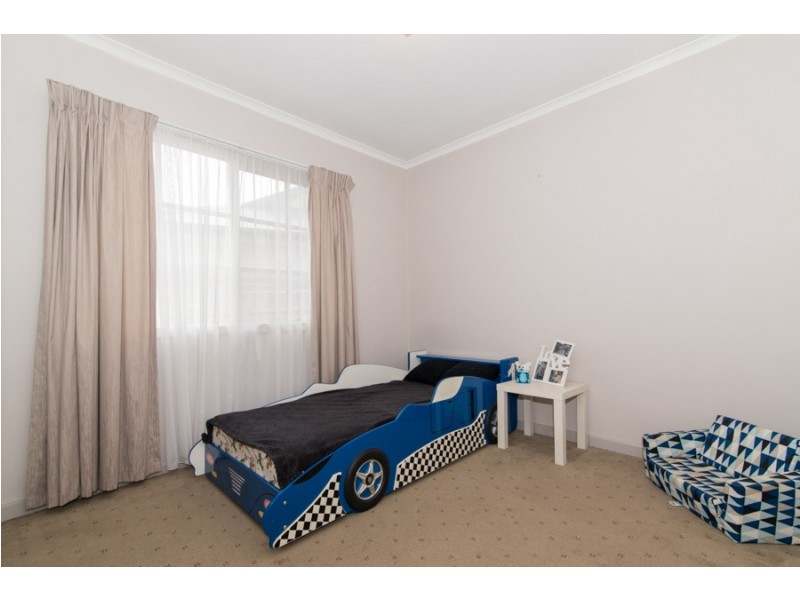 6 Diane Crescent, Mooroolbark VIC 3138