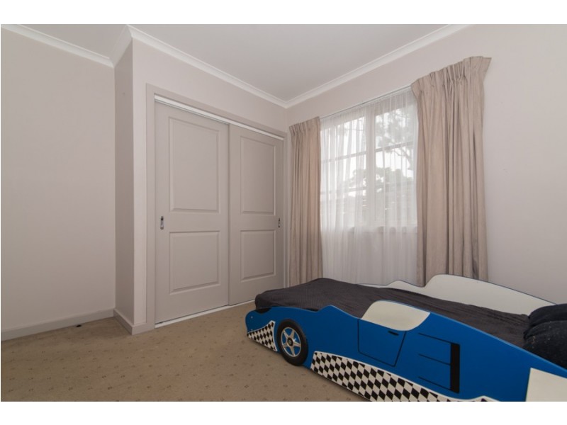 6 Diane Crescent, Mooroolbark VIC 3138