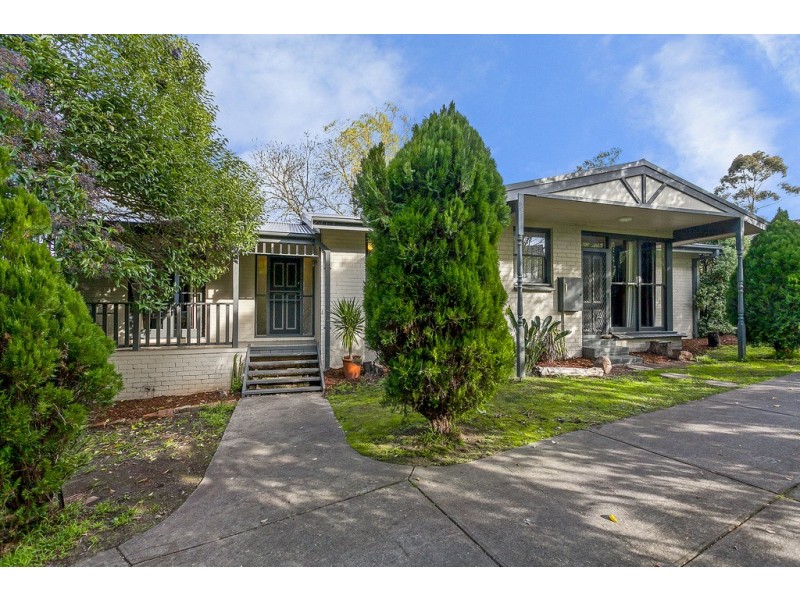 2/25  Ruskin Avenue, Croydon VIC 3136