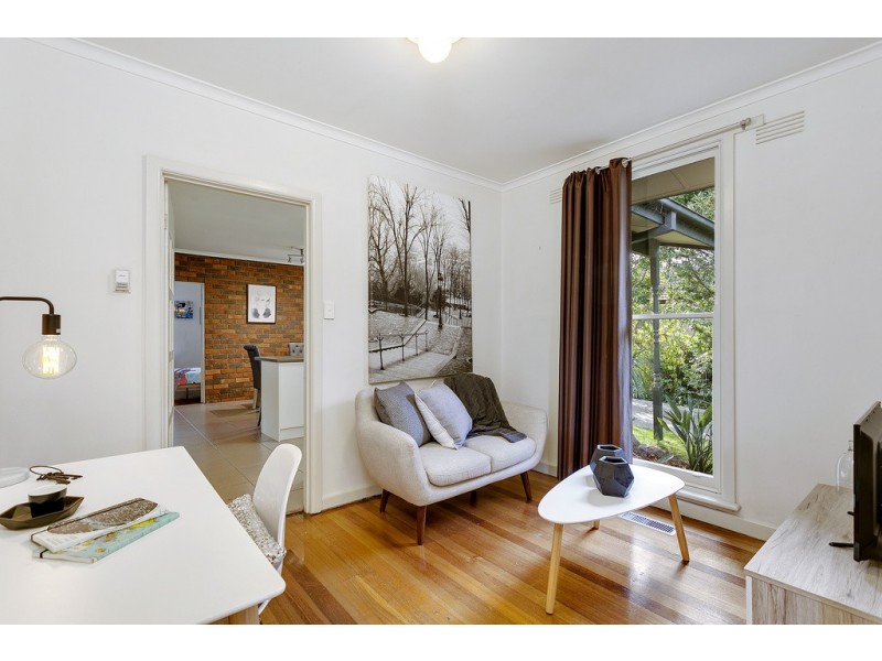 2/25  Ruskin Avenue, Croydon VIC 3136