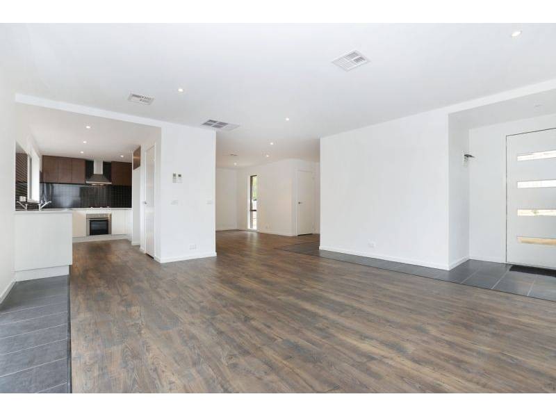 2/24 Dunoon Street, Mooroolbark VIC 3138