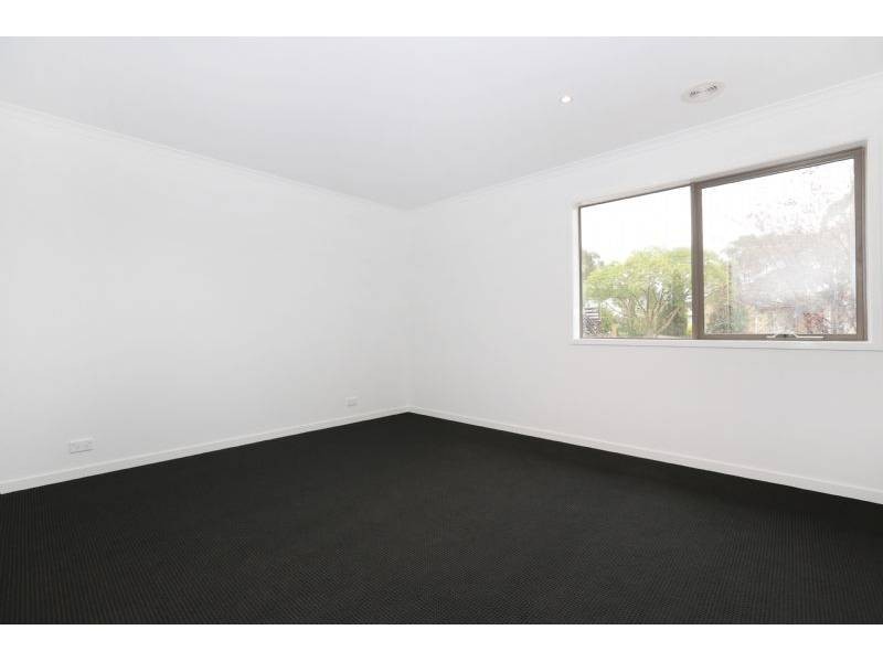 2/24 Dunoon Street, Mooroolbark VIC 3138