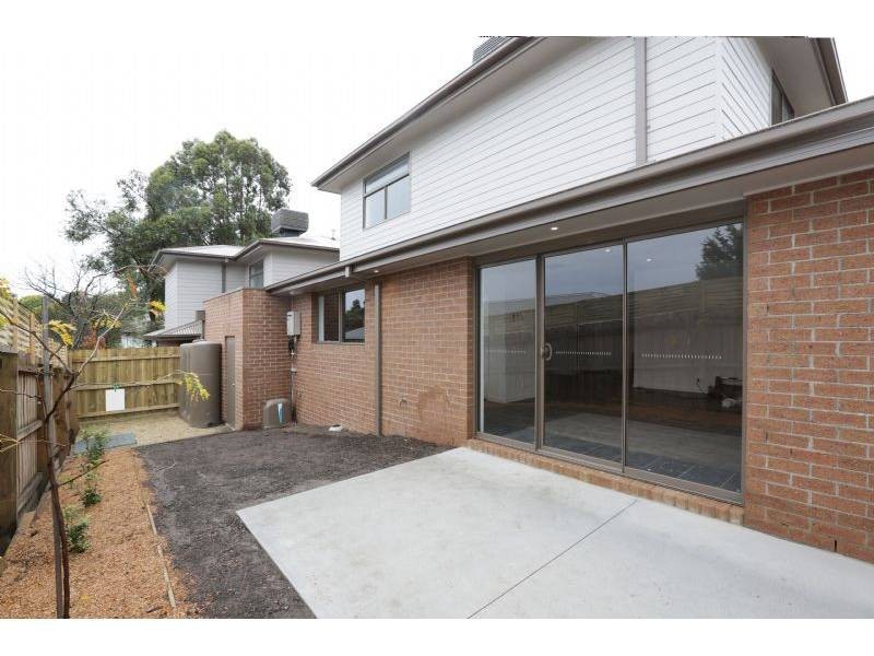 2/24 Dunoon Street, Mooroolbark VIC 3138