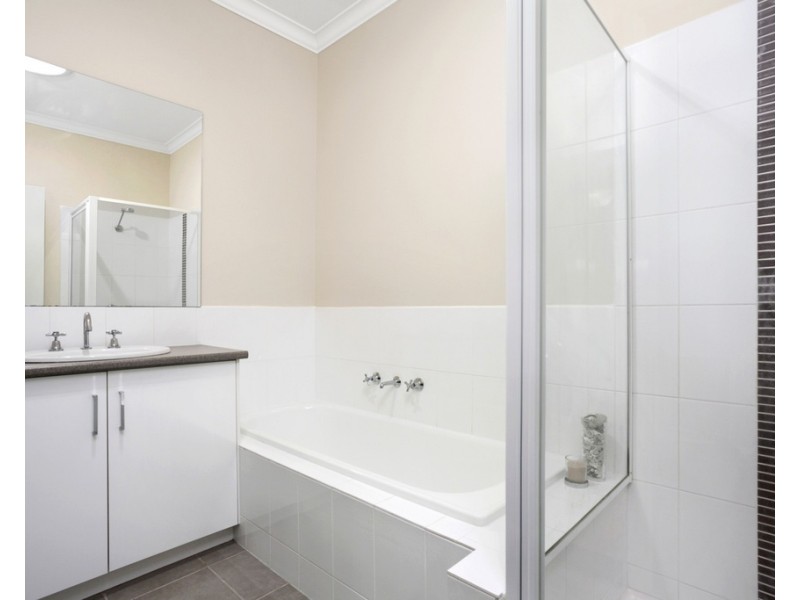 4/17-19 Edith Avenue, Croydon VIC 3136