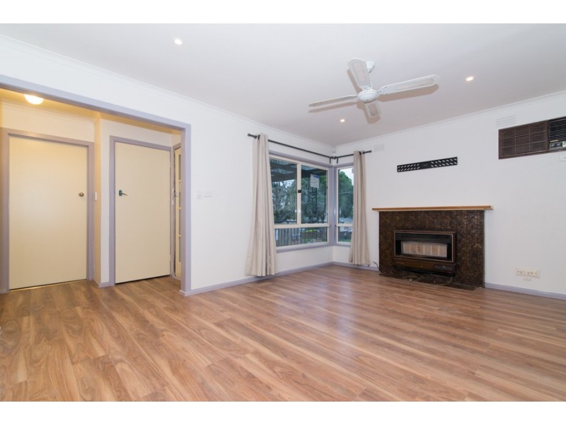 53 Blazey Road, Croydon South VIC 3136